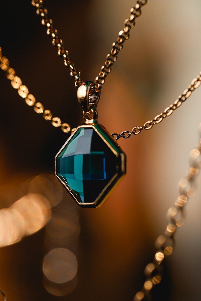 Svelte Herringbone Chain Necklace